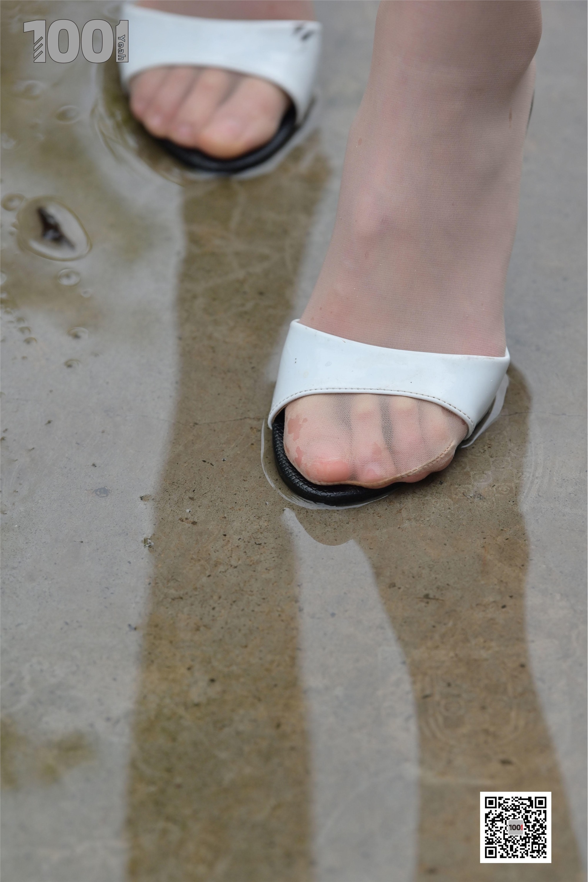 IESS异思趣向  一千零一夜《雨中漫步2》